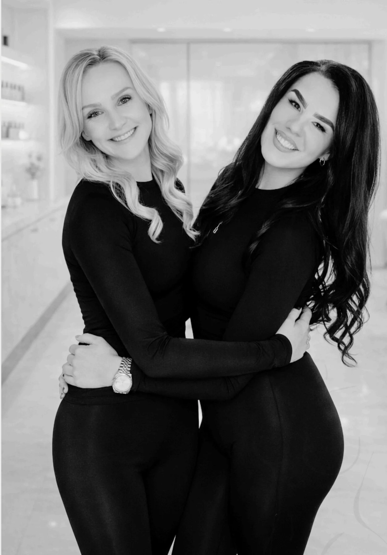 Lucy and Katie, the sisters behind La Femme est Magique